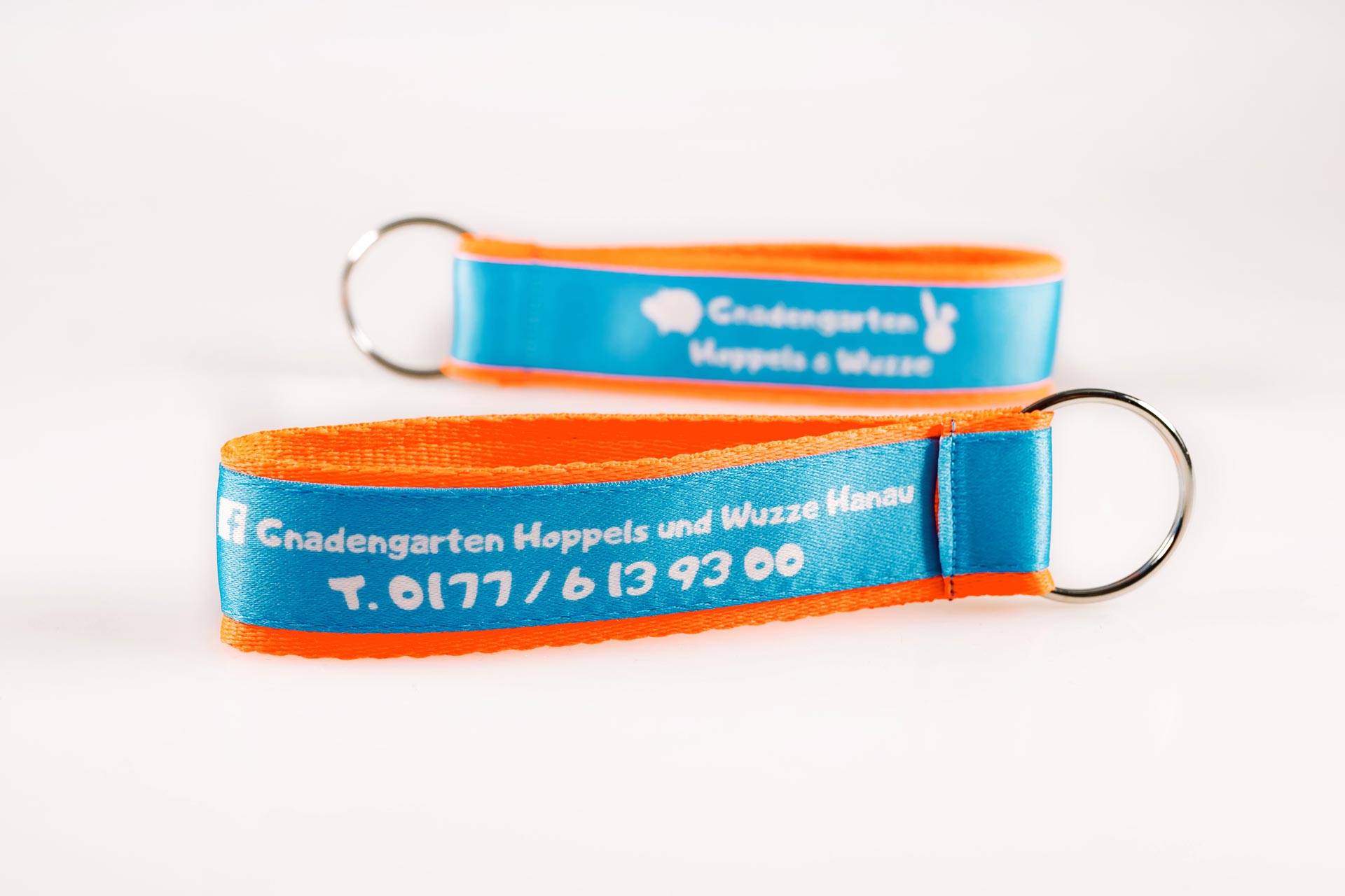 Schluesselanhaenger Bedrucken Logo Filz Alternative Shortstrap Guenstig Kaufen 25mm Doppelband Band Auf Band Satinband Neonorange Hellblau